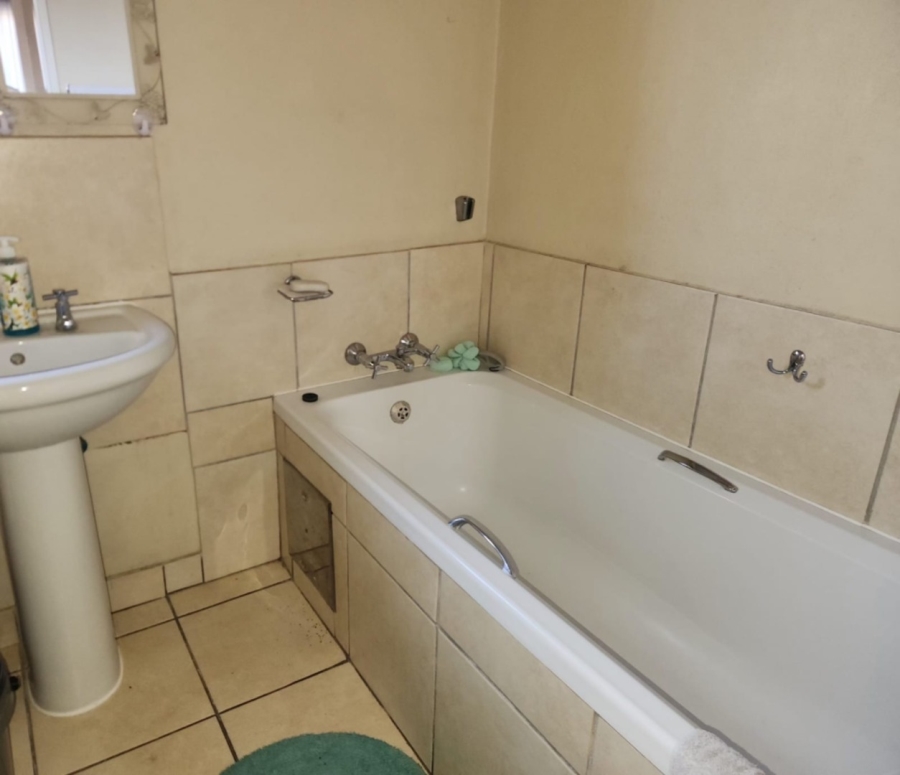 3 Bedroom Property for Sale in Freedom Park North West